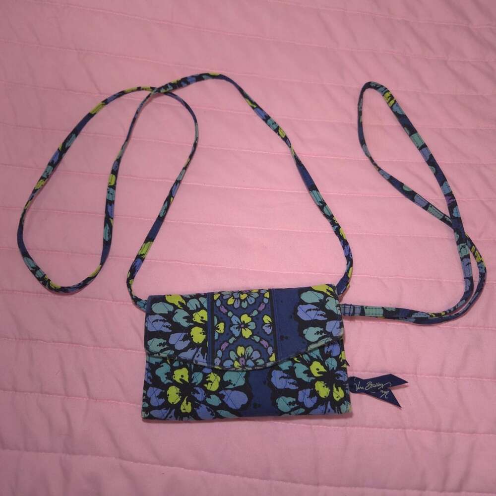 Vera Bradley Lizzy Indigo Pop Crossbody Purse